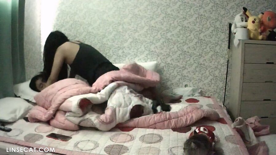 Disusupi kamera ndjogo ngarep: Young Korean saperangan gadhah jinis, wadon karo bokong amba lan moans banter Creampie